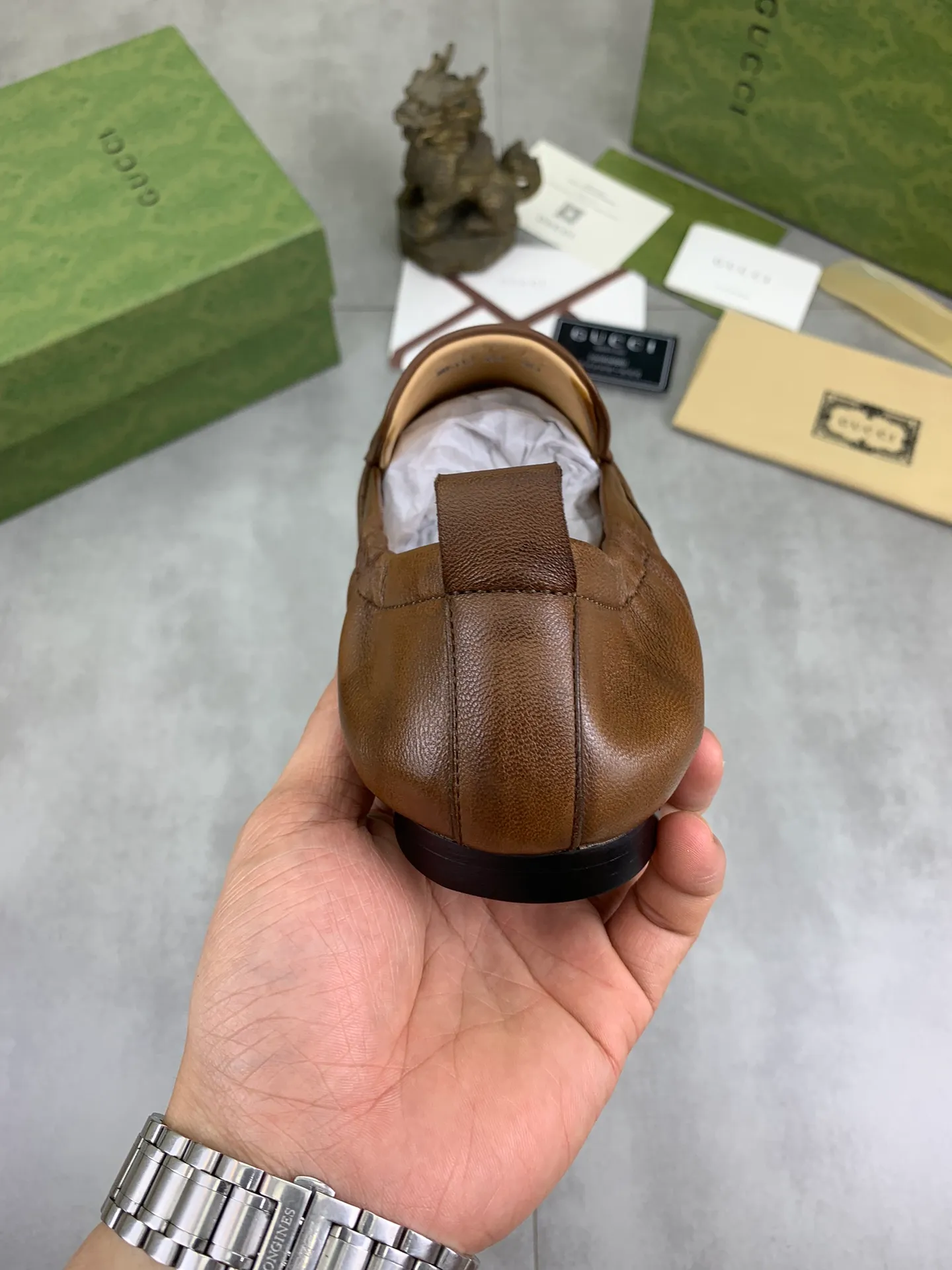 Men's Men's Shoes💰P520💰【New Style】Water-dyed Niuli Gucci's most popular selection of lazy slip-on leather shoes (Gucci) official website latest Gucci lazy leather shoes, hot style 💥 simple and elegant style, exclusive for trendy men. Unique official website latest brand original double G embossing Elements 👑 Original Gucci decoration, fashionable and elegant, fabric original calfskin ✅ fully imported first-layer cowhide lining, official website designated wear-resistant, rubber business outsole, classic model taken at the counter in real life 🎬38-44 black brown optional